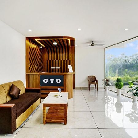 Hotel O Grand Parassini Pappinisseri Екстер'єр фото