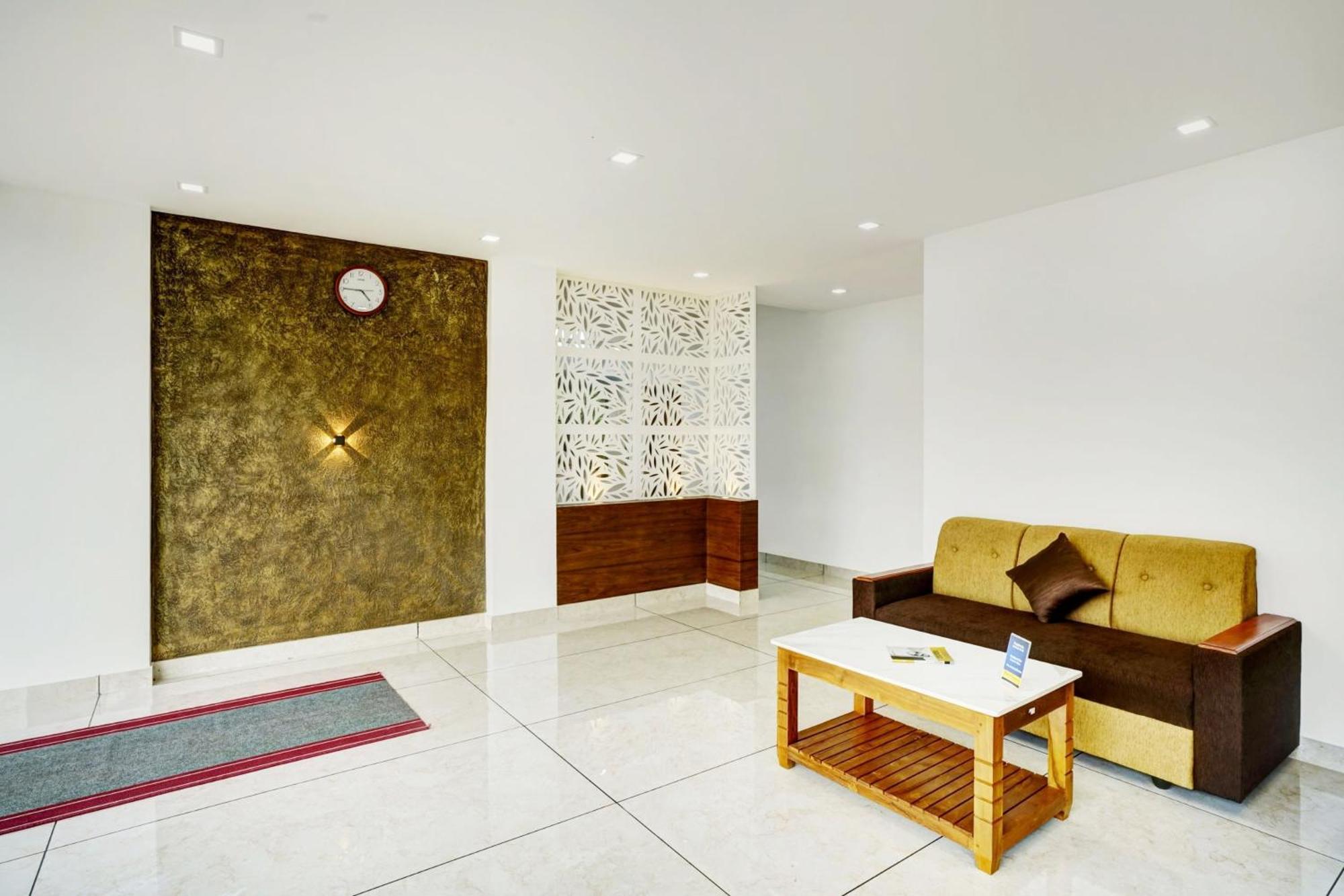 Hotel O Grand Parassini Pappinisseri Екстер'єр фото